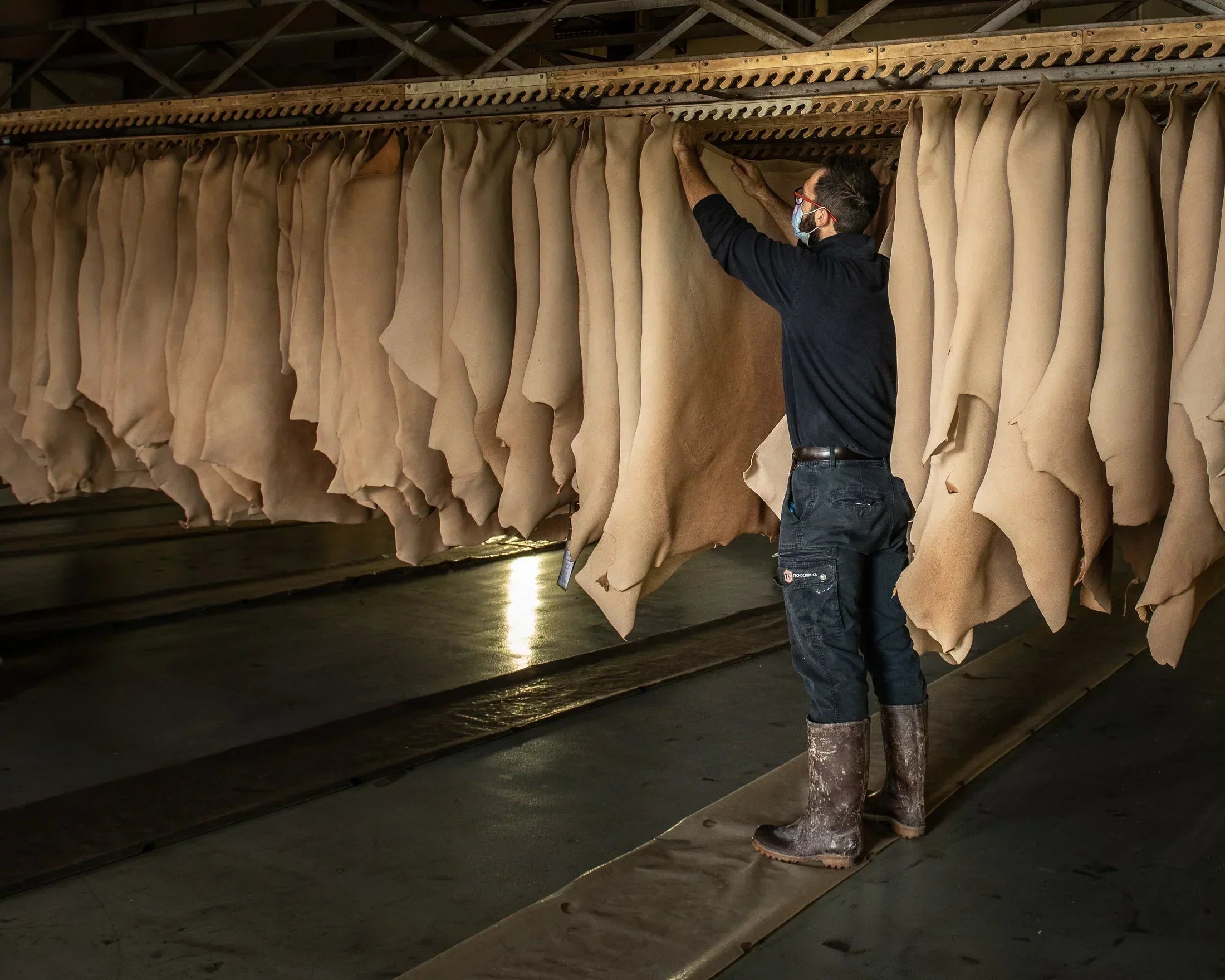 Is Leather Sustainable? - VILL OKSE