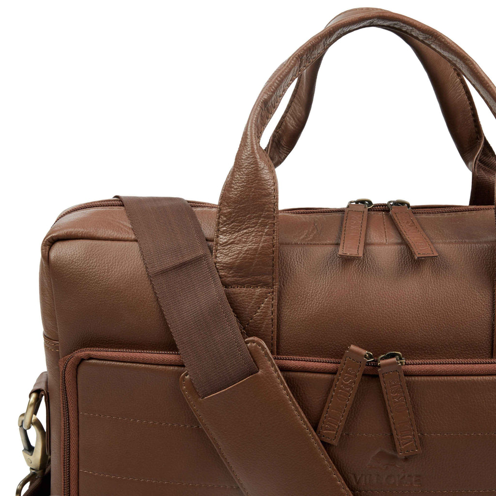 brand-cognac-nappa-leather-laptop-bag-closeup-strap-and-handle - VILL OKSE