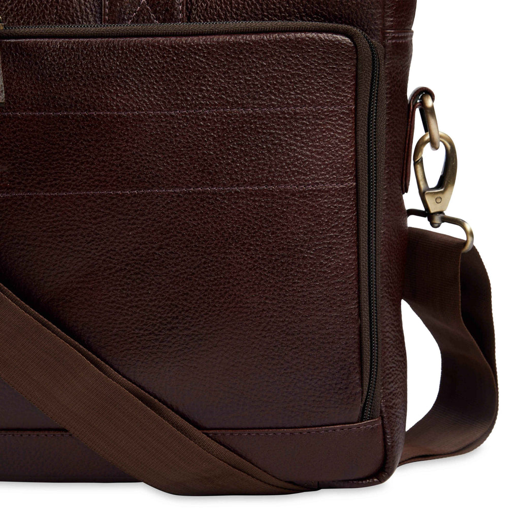 leather-laptop-bag-brown-closeup-textured-front-pocket-strap - VILL OKSE
