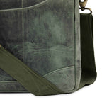 viloa-laptop-bag-green-leather-bottom-corner-closeup - VILL OKSE