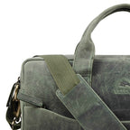 viloa-laptop-bag-green-leather-shoulder-pad-closeup - VILL OKSE